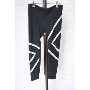 Gap Fit  NWOT Yoga Pants Active Leggings Black With White Abstract Stripes Small